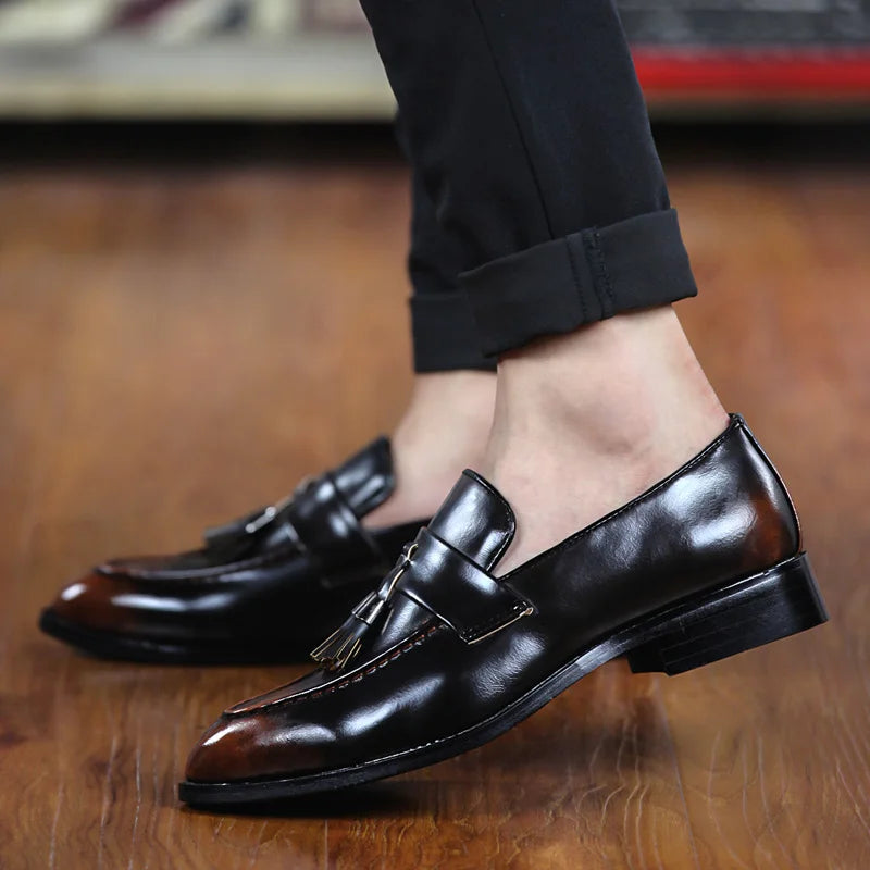 Pointed Fringe Leather Shoes