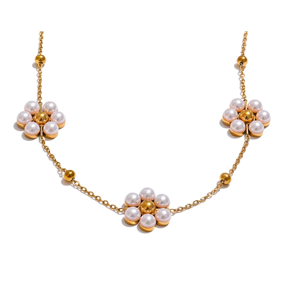 Pearl Plant Pendant Necklace
