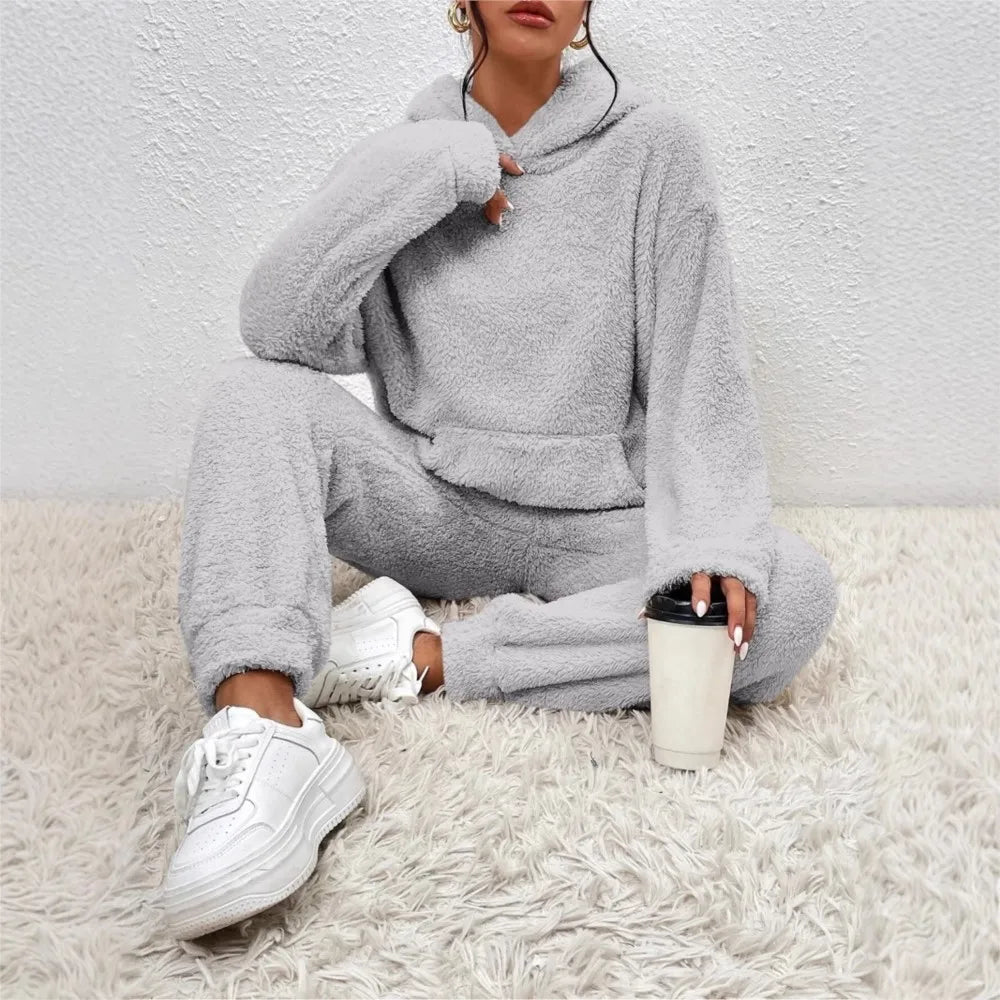 Women’s Plush Hooded Sweatshirt & Trousers 2-Piece Set
