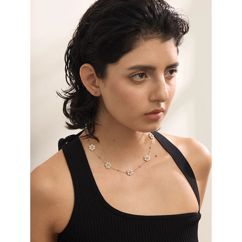 Pearl Plant Pendant Necklace