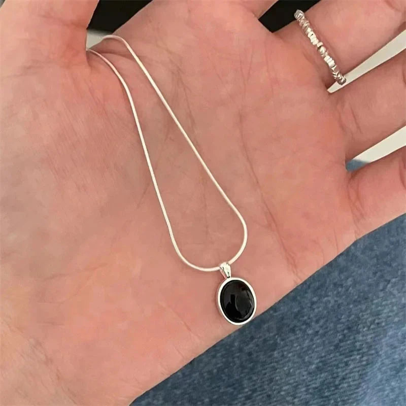 Retro Aquamarine Pendant Necklace