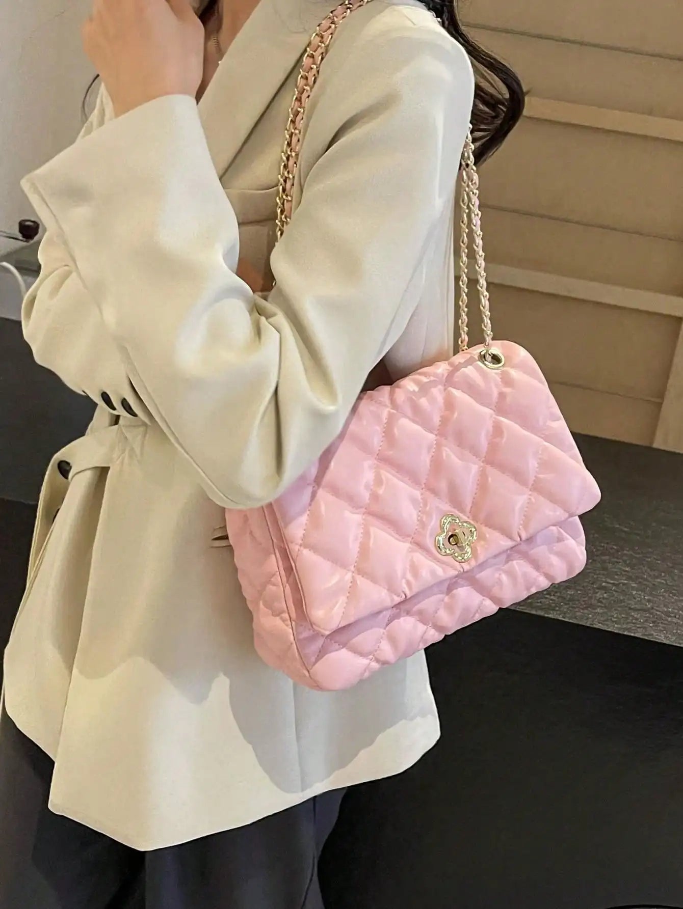 Diamond Pattern Shoulder Bag