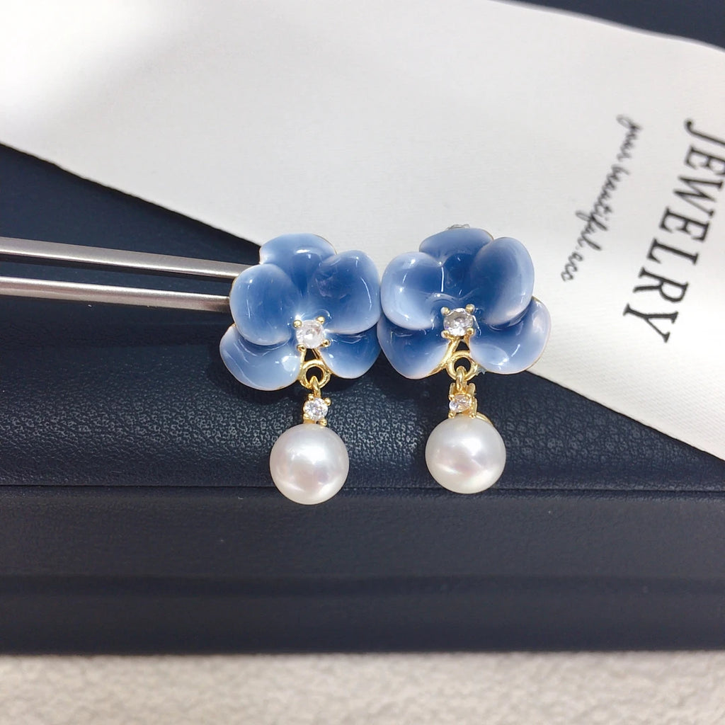 Pearl Plant Stud Earrings