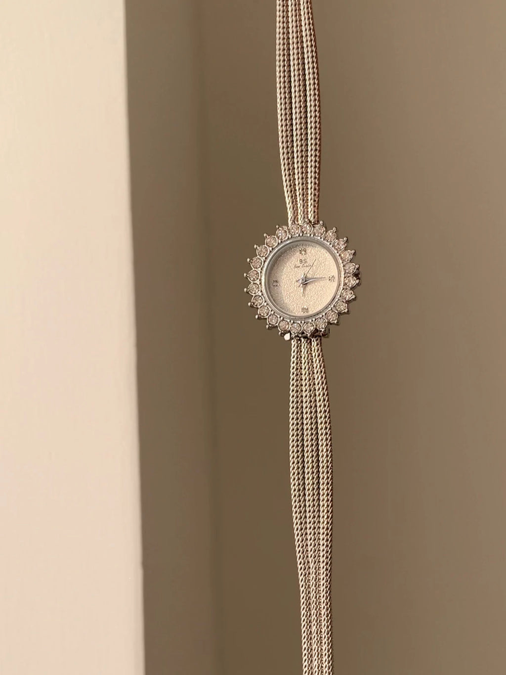 Round Alloy Watch