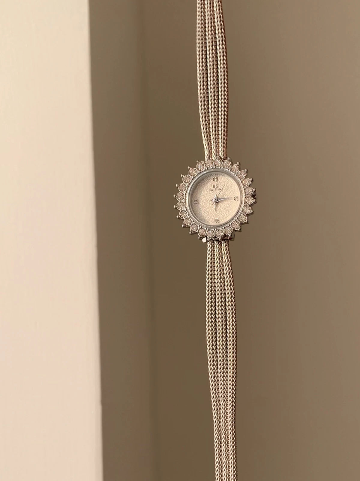 Round Alloy Watch
