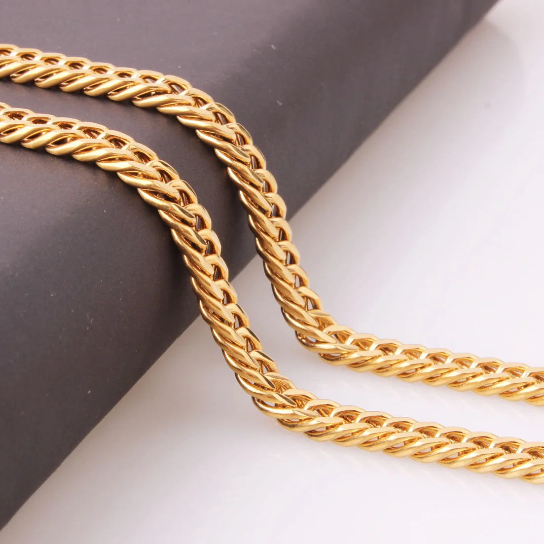 HNSP Gold Curb Necklace