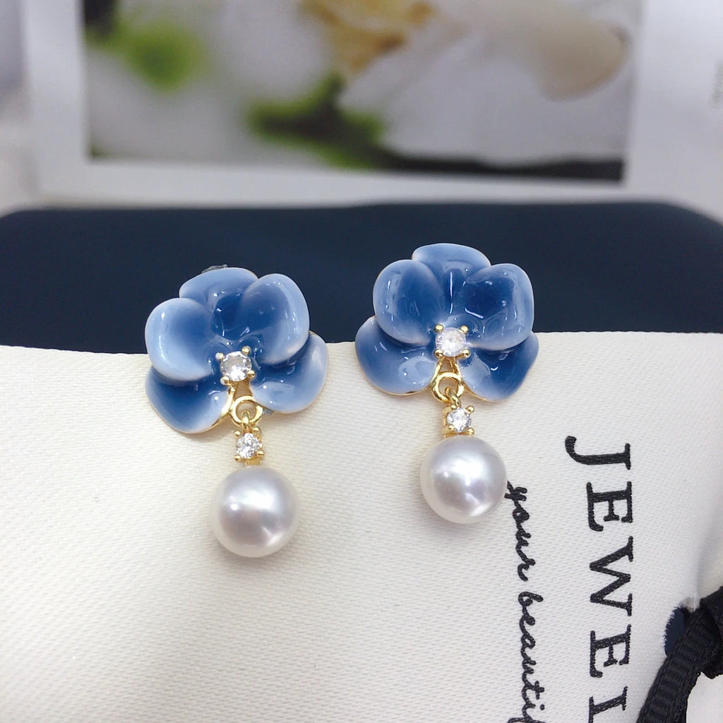 Pearl Plant Stud Earrings