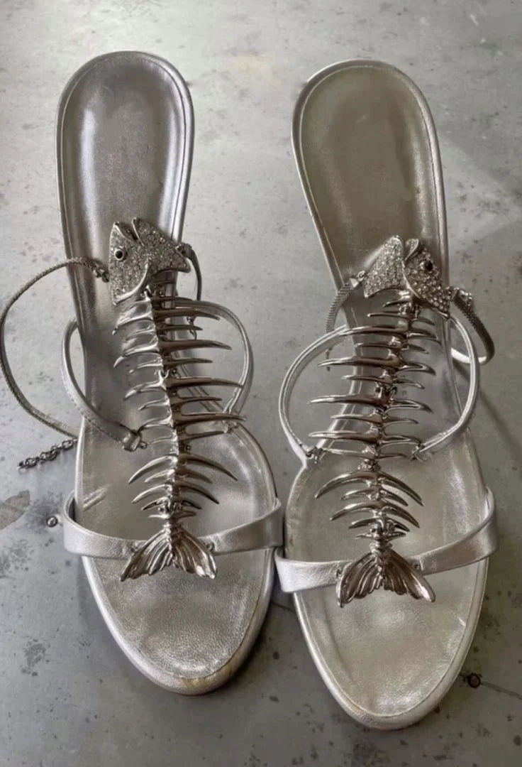 Rhinestone Fish Bone Round Toe